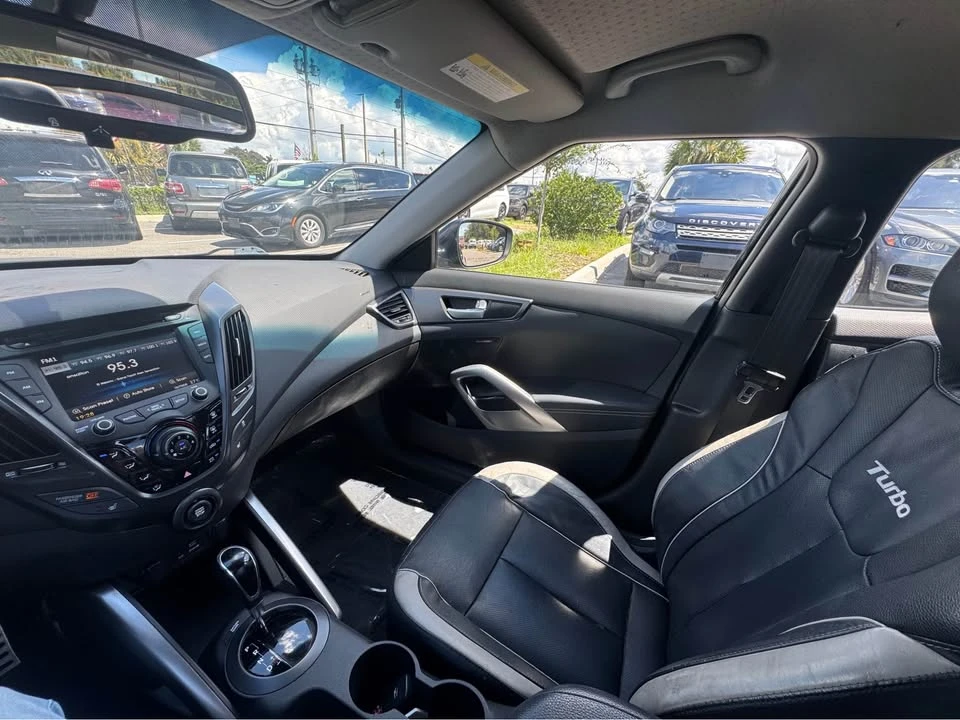 2015 Hyundai Veloster - Image 12 of 14