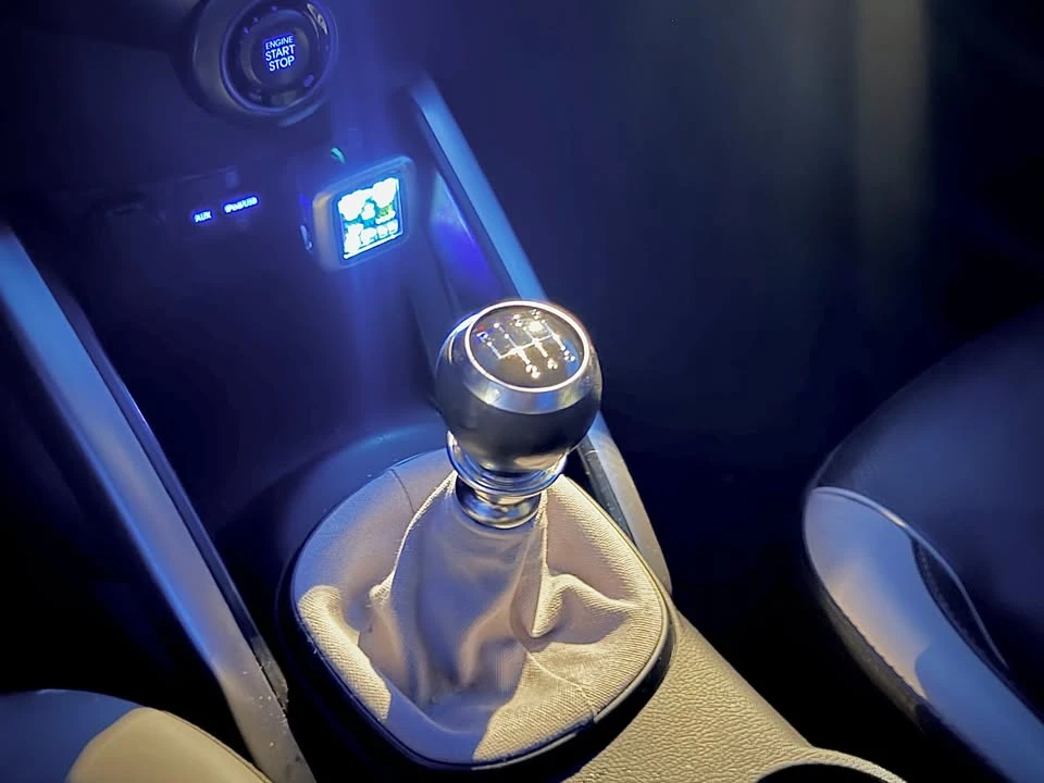 2015 Hyundai Veloster - Image 7 of 11