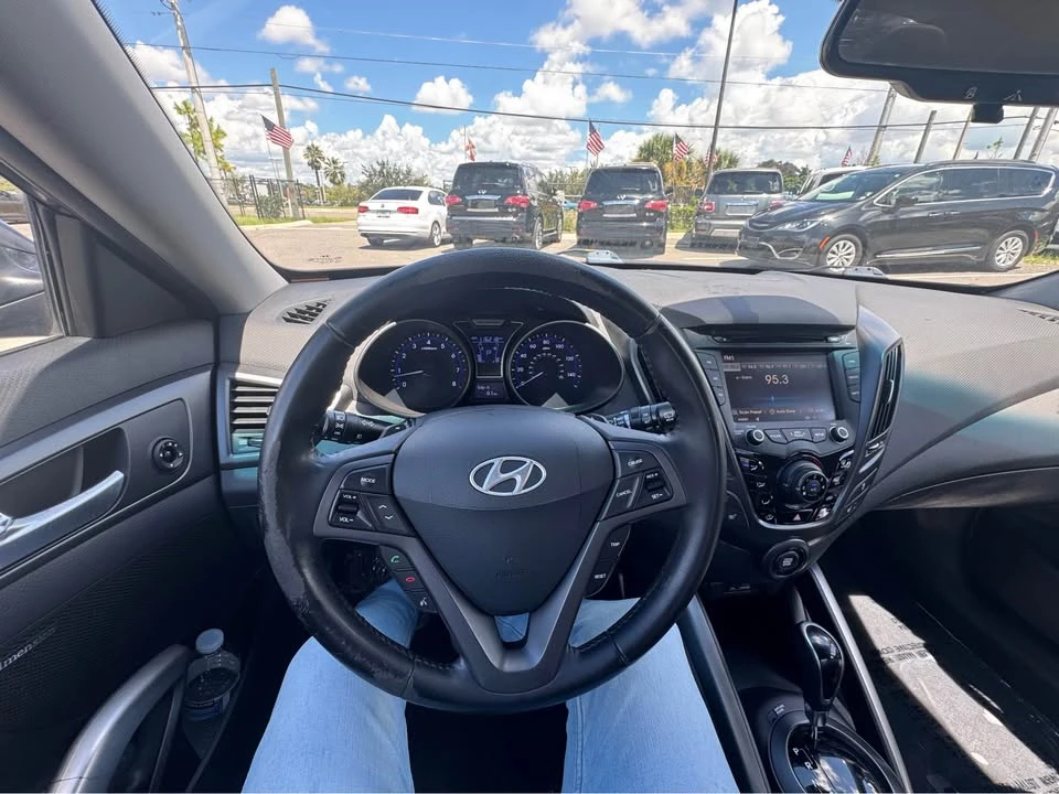 2015 Hyundai Veloster - Image 10 of 14