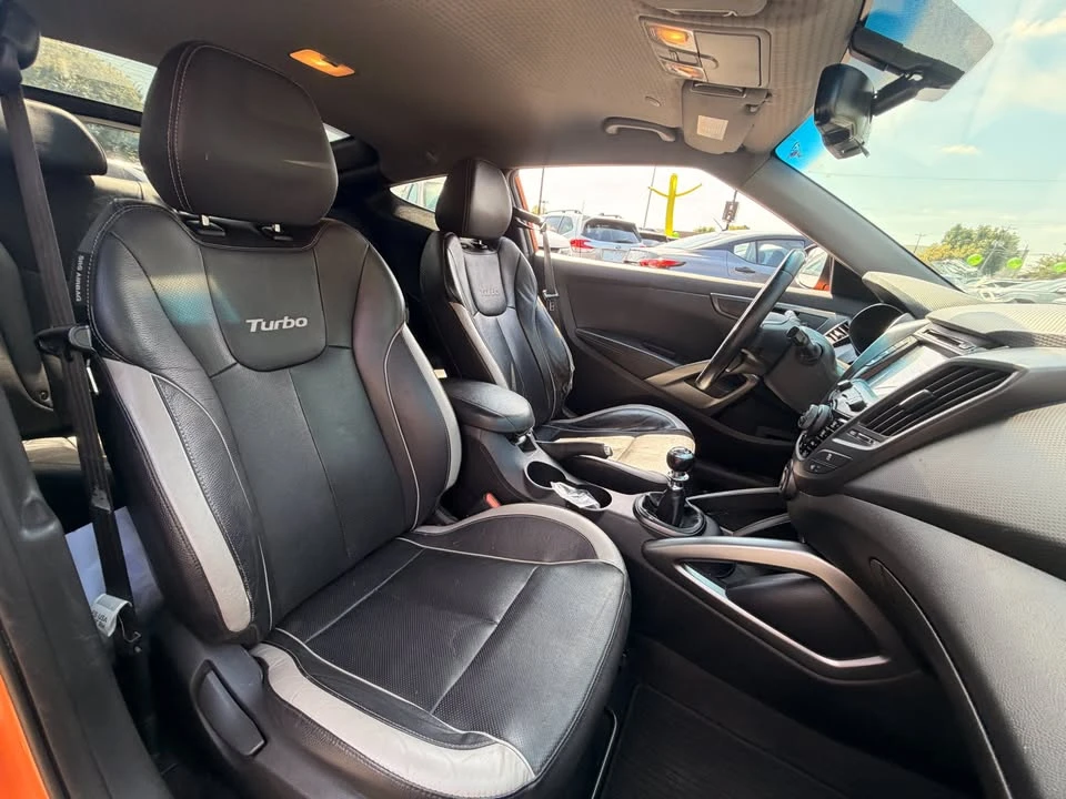 2015 Hyundai Veloster - Image 4 of 10