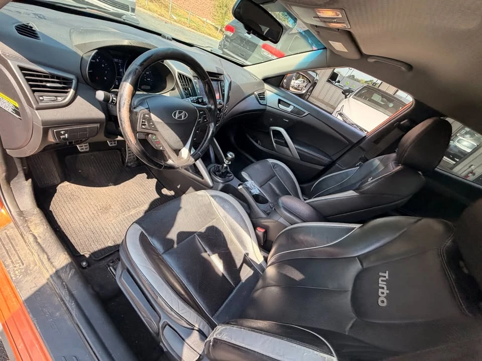 2015 Hyundai Veloster - Image 6 of 10