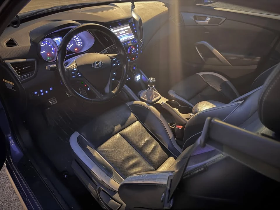 2015 Hyundai Veloster - Image 6 of 11