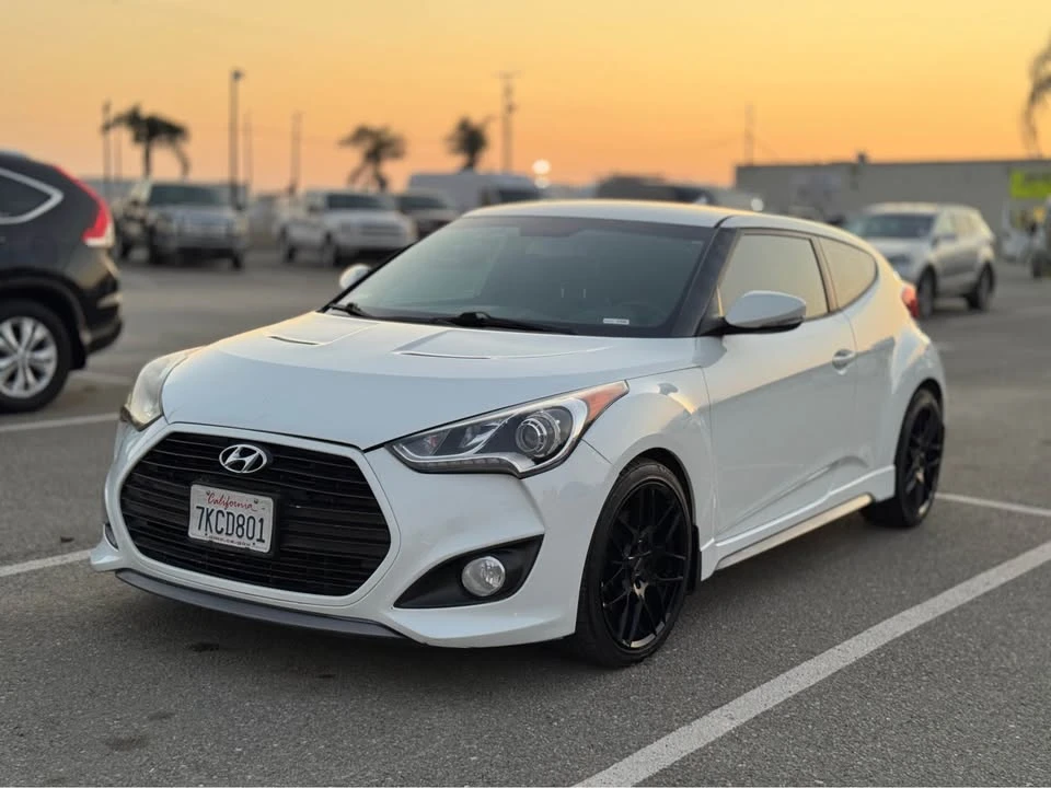 2015 Hyundai Veloster - Image 2 of 10