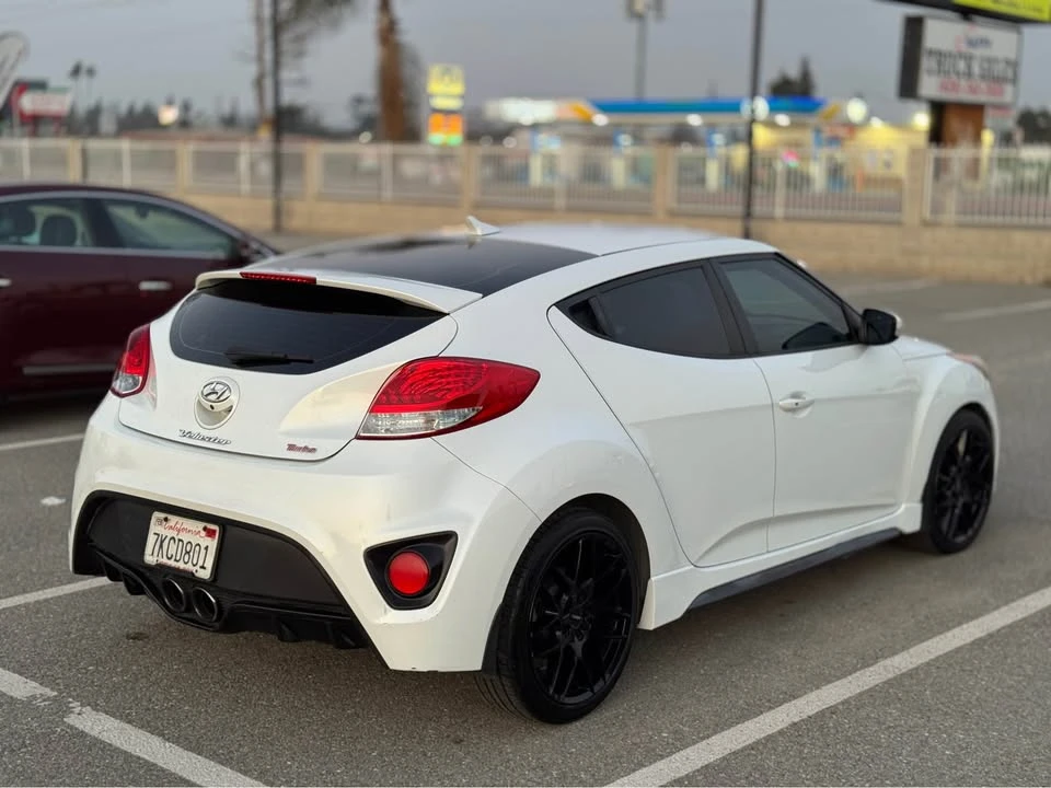 2015 Hyundai Veloster - Image 3 of 10