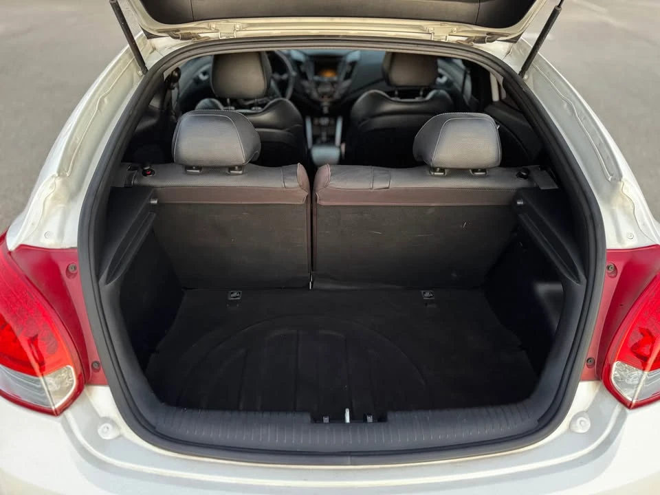 2015 Hyundai Veloster - Image 6 of 10
