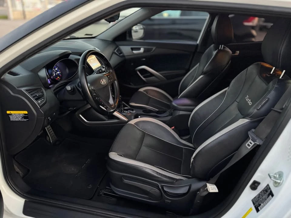 2015 Hyundai Veloster - Image 9 of 10