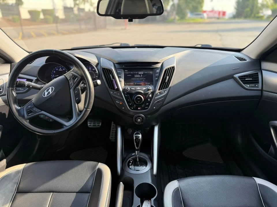 2015 Hyundai Veloster - Image 11 of 15