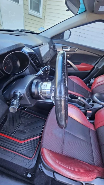 2015 Hyundai Veloster - Image 15 of 20