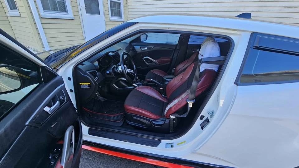 2015 Hyundai Veloster - Image 10 of 20