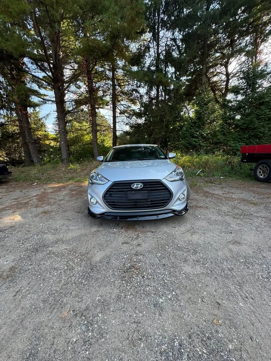 2015 Hyundai Veloster - Image 2 of 10