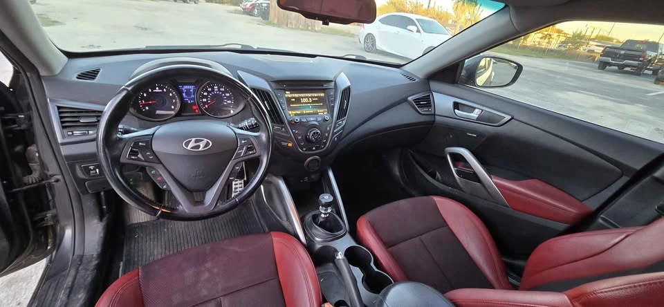 2015 Hyundai Veloster - Image 13 of 18