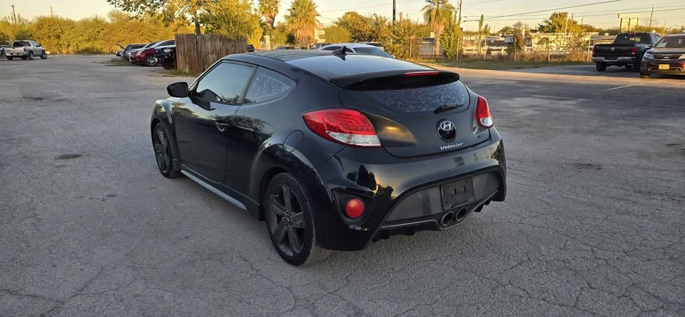 2015 Hyundai Veloster - Image 3 of 18