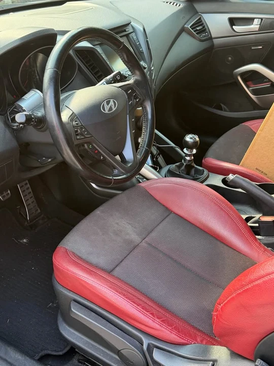 2015 Hyundai Veloster - Image 4 of 9