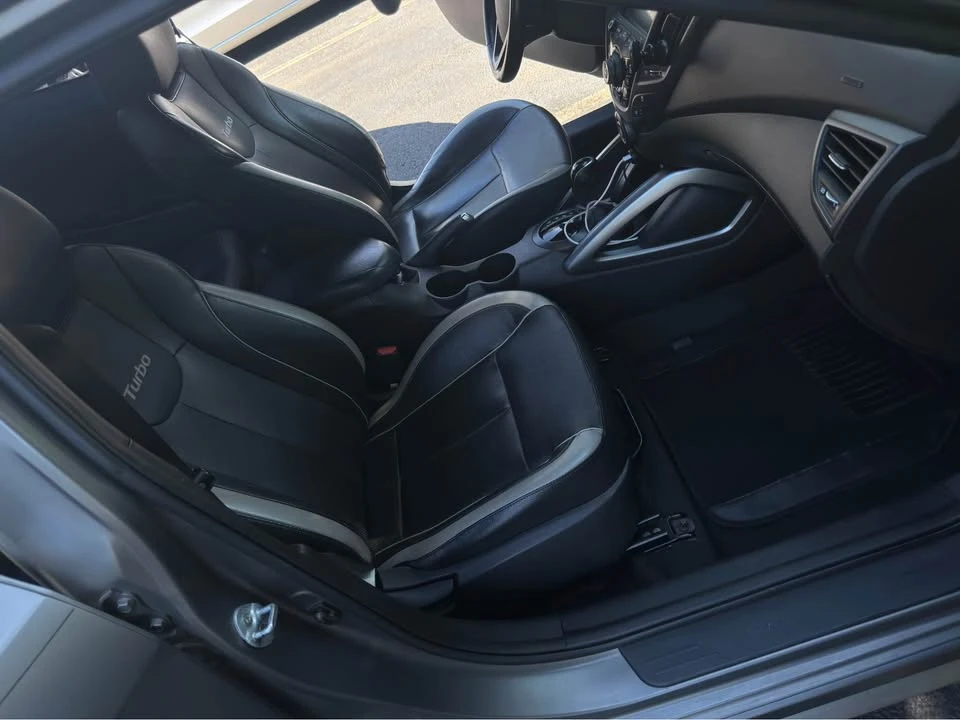 2015 Hyundai Veloster - Image 8 of 12