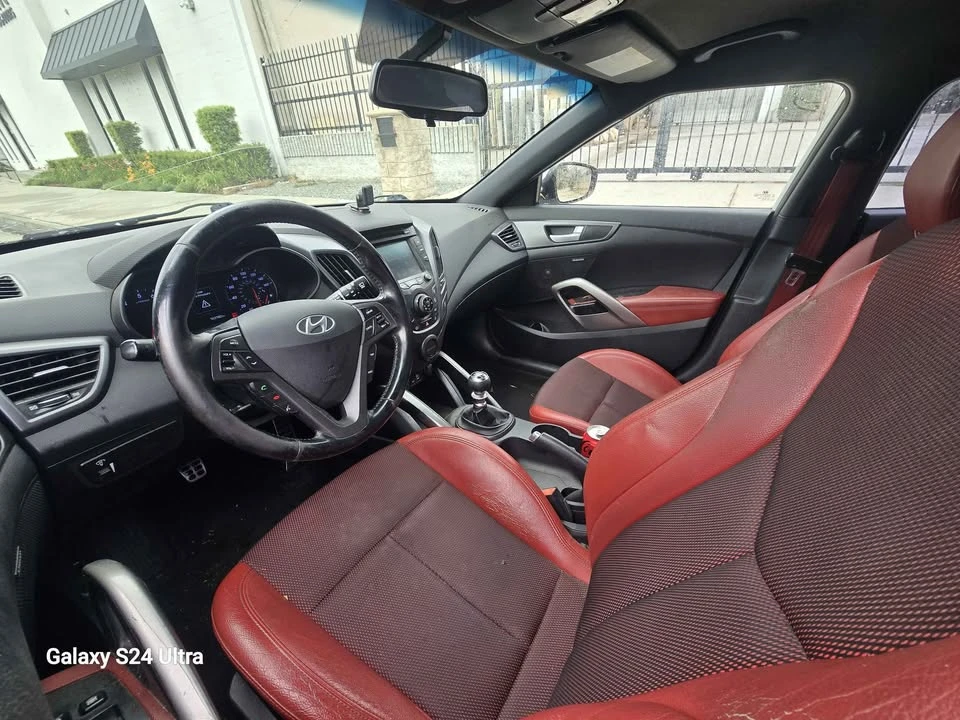 2015 Hyundai Veloster - Image 2 of 9
