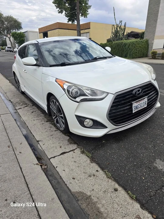 2015 Hyundai Veloster - Image 8 of 9