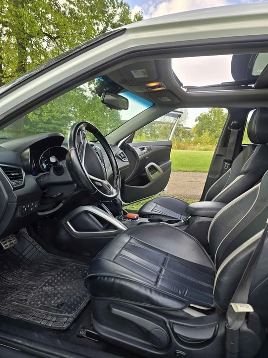 2015 Hyundai Veloster - Image 19 of 20