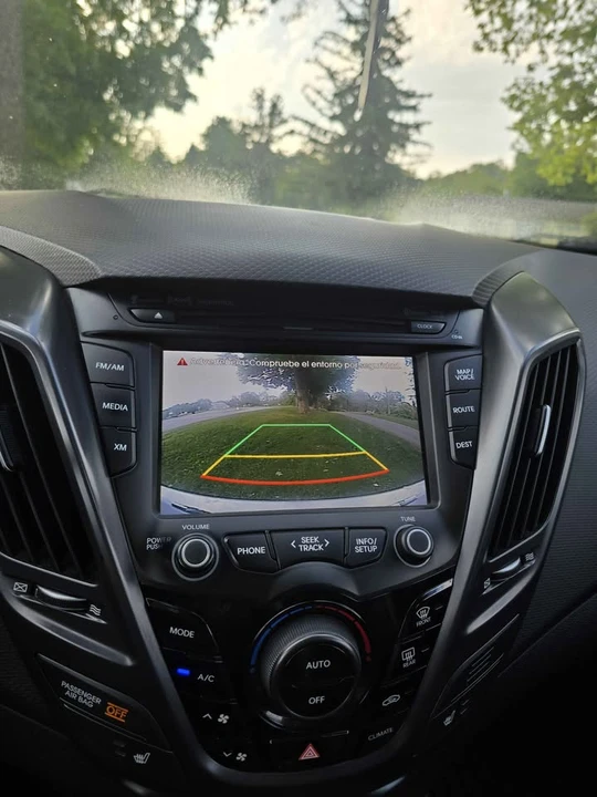 2015 Hyundai Veloster - Image 10 of 20