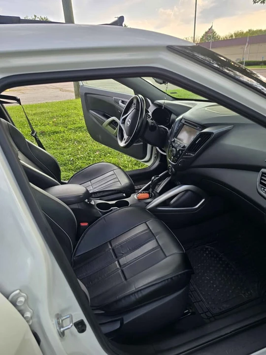 2015 Hyundai Veloster - Image 13 of 20