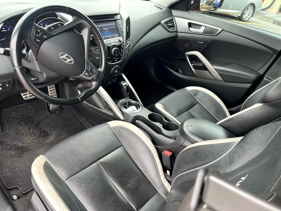2015 Hyundai Veloster - Image 8 of 19