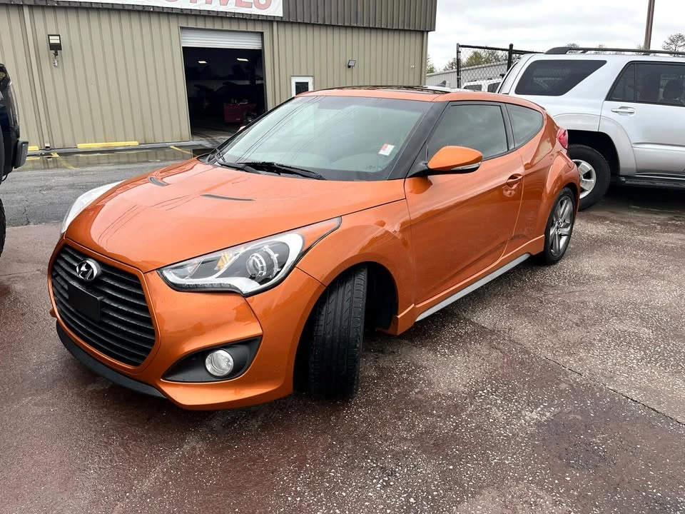 2015 Hyundai Veloster - Image 2 of 19