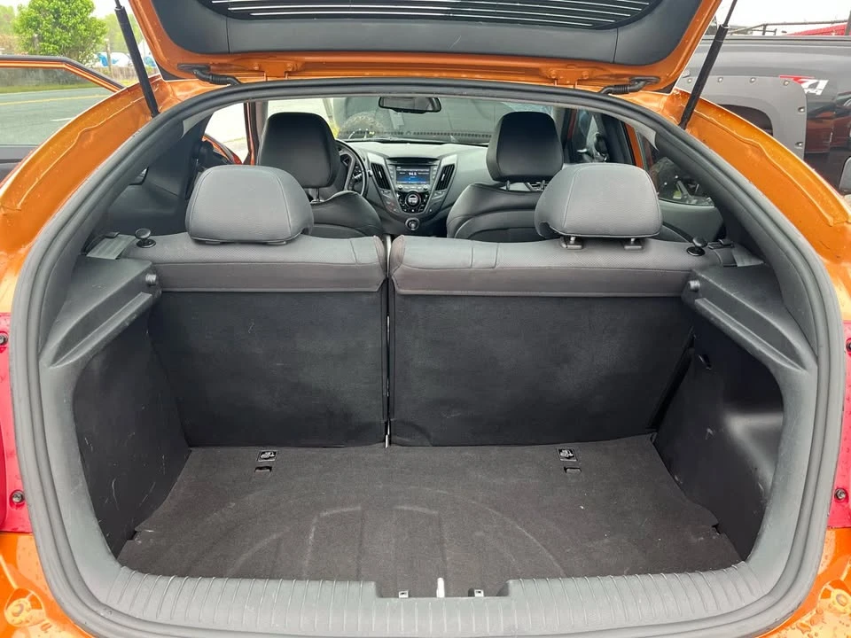 2015 Hyundai Veloster - Image 10 of 19
