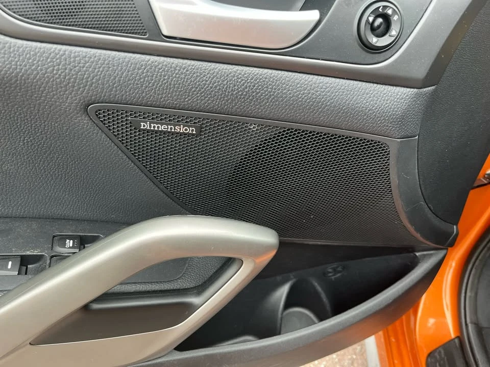 2015 Hyundai Veloster - Image 11 of 19