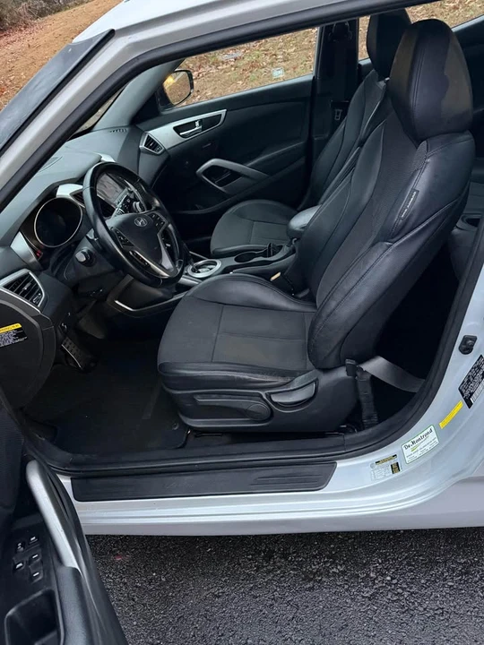 2015 Hyundai Veloster - Image 8 of 11