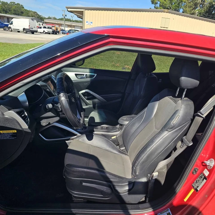 2015 Hyundai Veloster - Image 10 of 15
