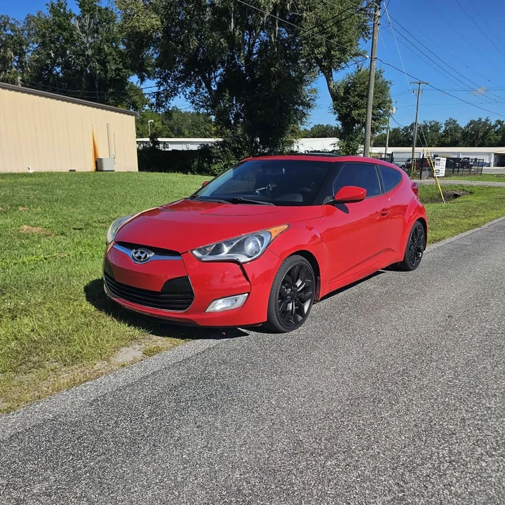 2015 Hyundai Veloster - Image 2 of 15