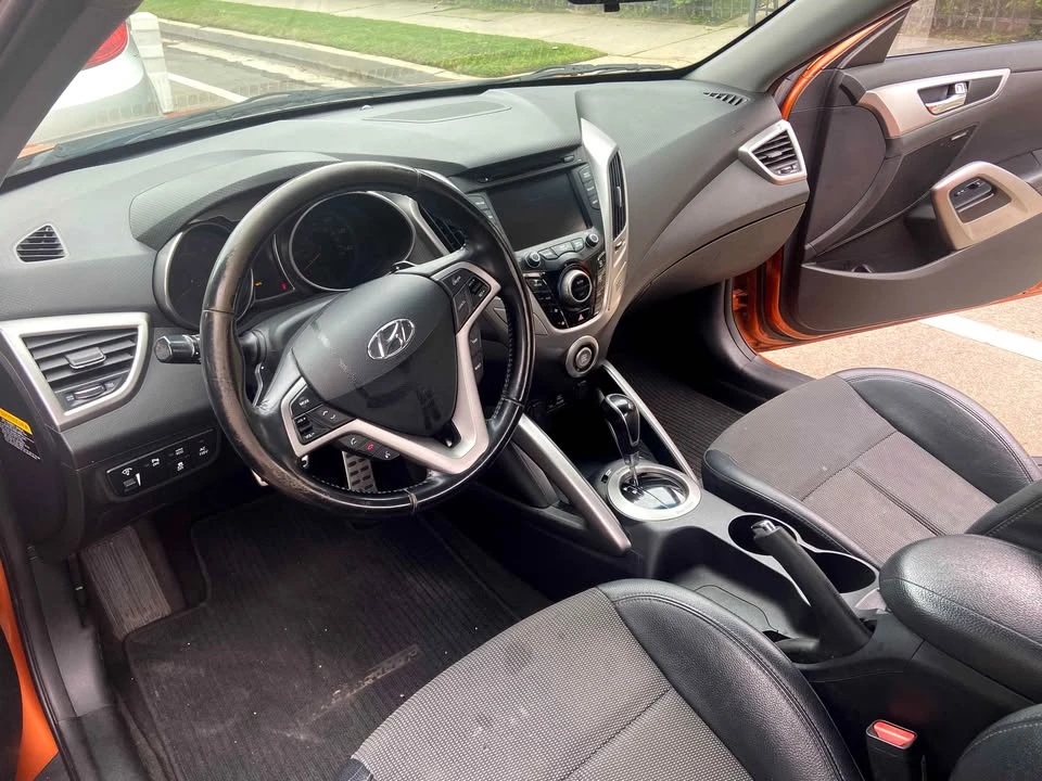 2015 Hyundai Veloster - Image 9 of 18