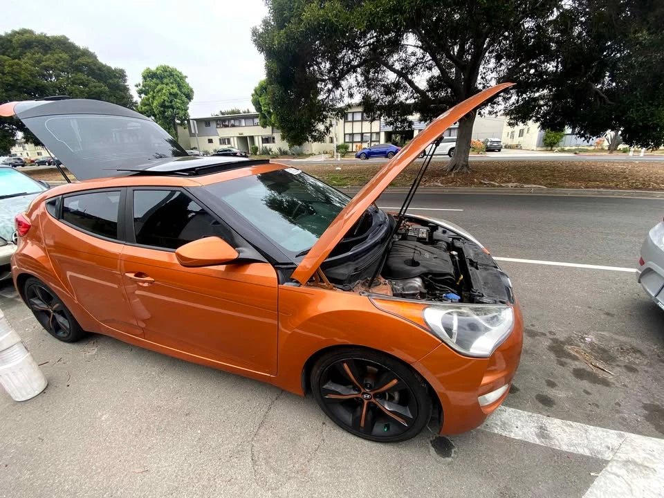 2015 Hyundai Veloster - Image 4 of 18