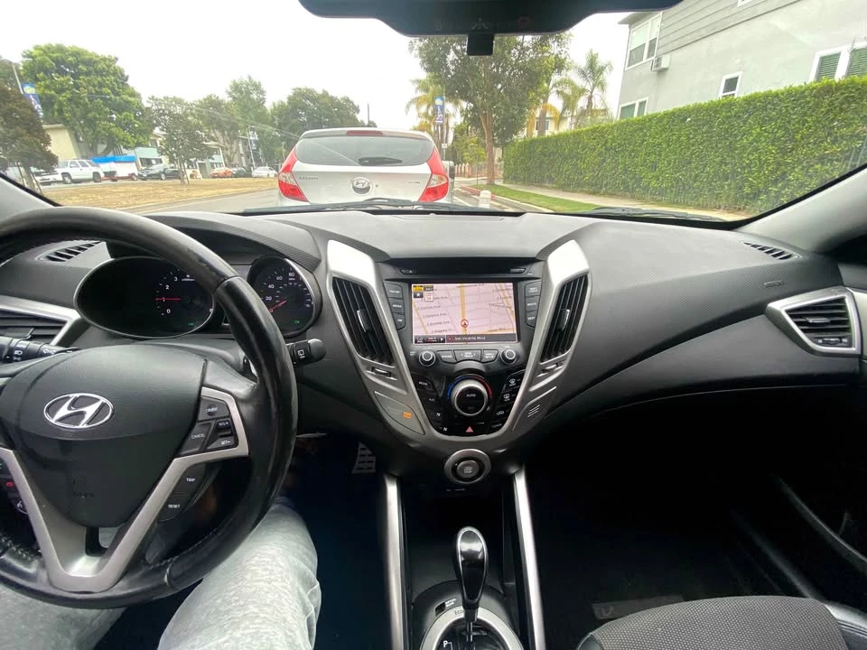 2015 Hyundai Veloster - Image 12 of 18