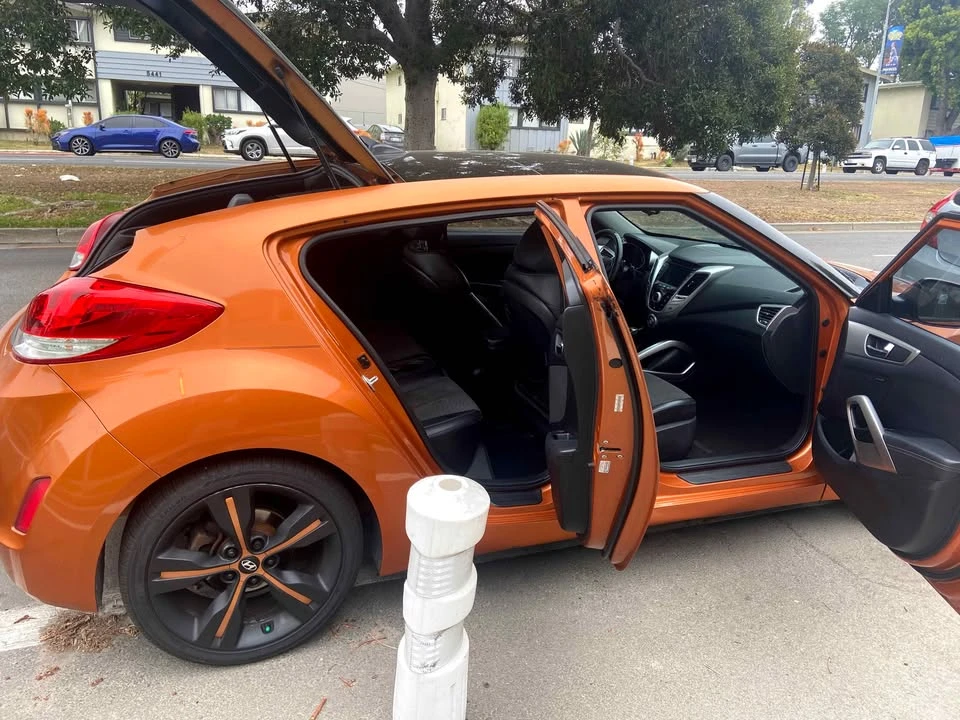 2015 Hyundai Veloster - Image 17 of 18