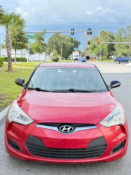 2015 Hyundai Veloster - Image 2 of 14