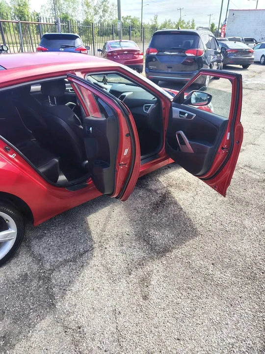 2015 Hyundai Veloster - Image 5 of 9
