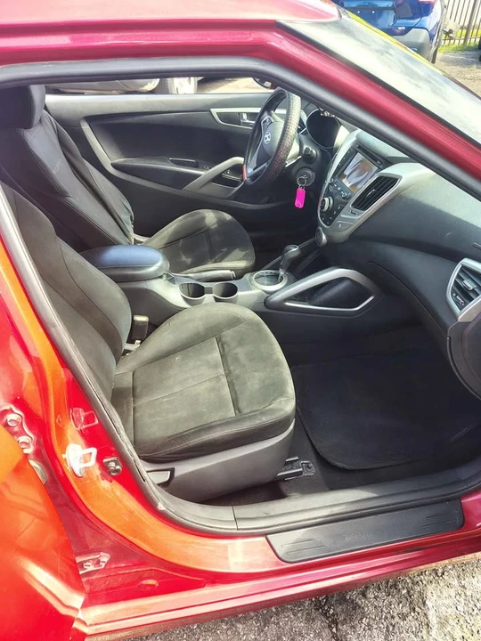 2015 Hyundai Veloster - Image 6 of 9