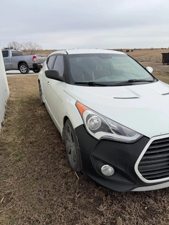 2015 Hyundai Veloster - Image 4 of 6