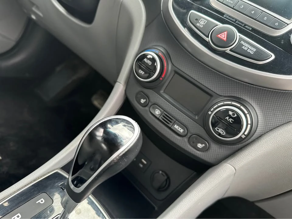 2015 Hyundai Accent - Image 11 of 15