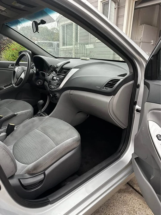 2015 Hyundai Accent - Image 6 of 9