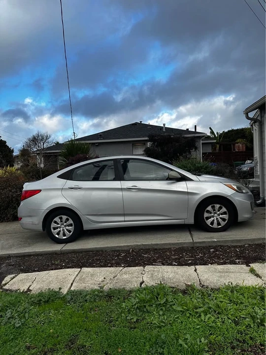 2015 Hyundai Accent - Image 2 of 9