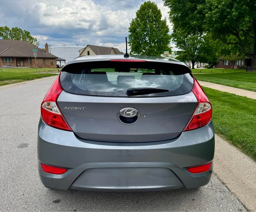2015 Hyundai Accent - Image 9 of 11