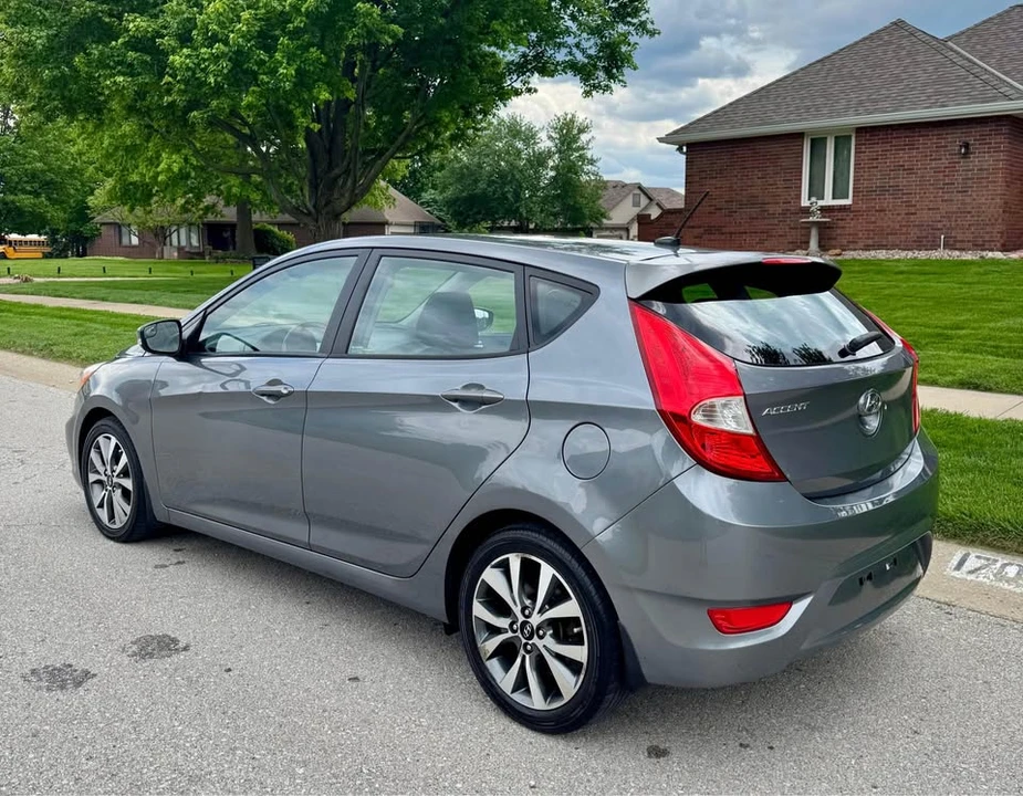 2015 Hyundai Accent - Image 7 of 11