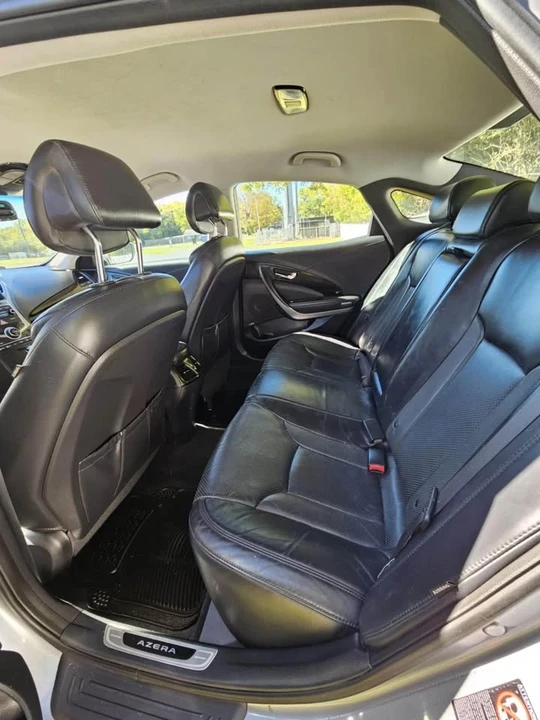 2015 Hyundai Azera - Image 9 of 10