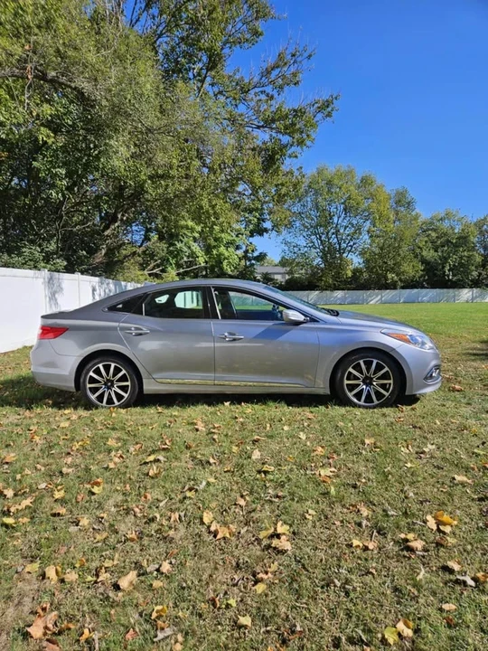 2015 Hyundai Azera - Image 5 of 10