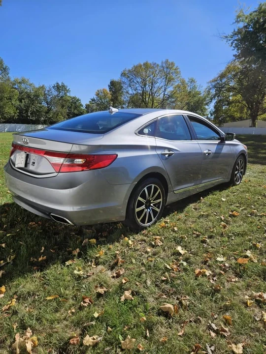 2015 Hyundai Azera - Image 3 of 10