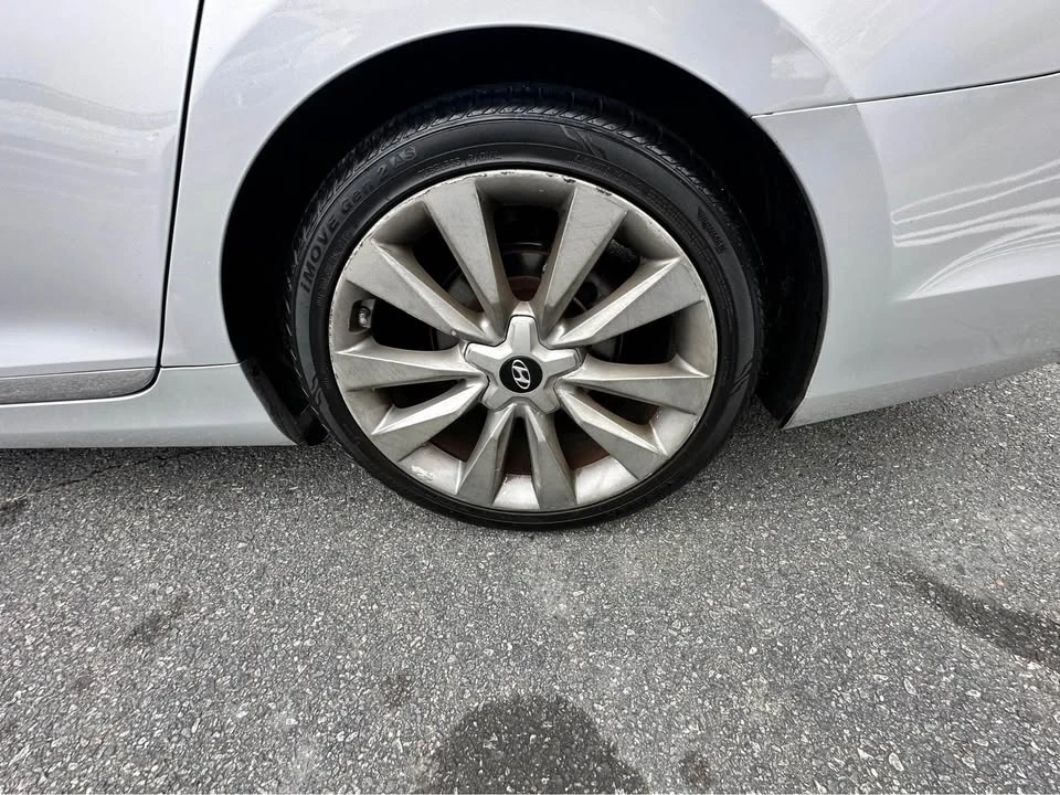 2015 Hyundai Azera - Image 17 of 19