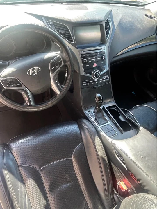 2015 Hyundai Azera - Image 9 of 18