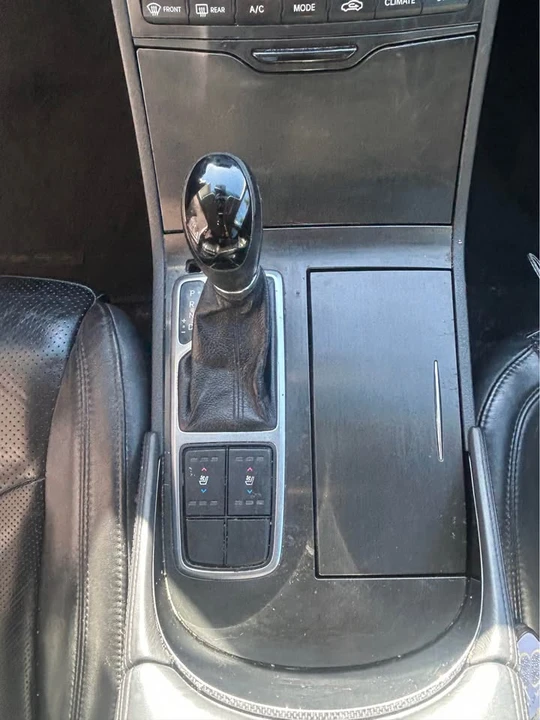 2015 Hyundai Azera - Image 11 of 18