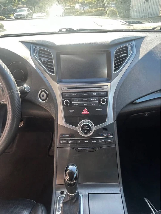 2015 Hyundai Azera - Image 12 of 18